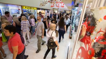 Las Fiestas levantaron las ventas en locales, pero no alcanzó.