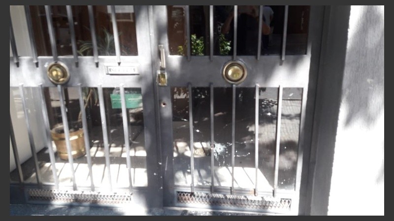 El edificio de Ayacucho al 1400.