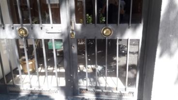 El edificio de Ayacucho al 1400.