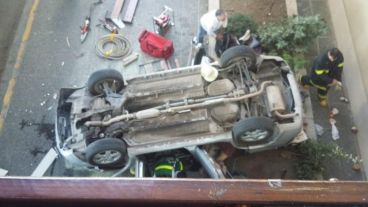 Extraño siniestro: así quedó el Mitsubishi.