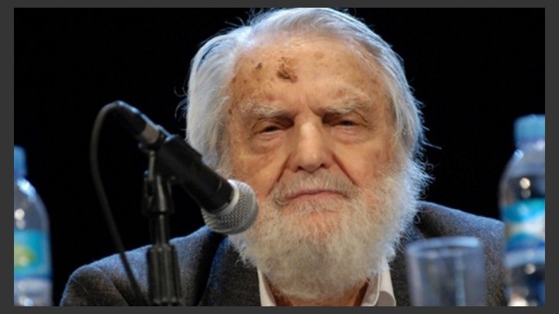 Osvaldo Bayer falleció a los 91 años.