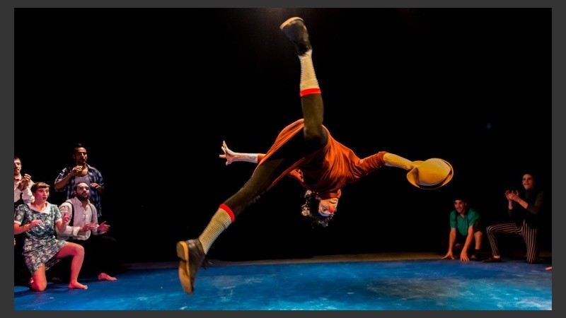 El grupo de la EMAU acompañó el destacado elenco de I Pagliacci conformado por otros 130 artistas en escena.