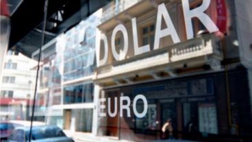 En bancos y casas de cambio, la cotización era algo mayor.