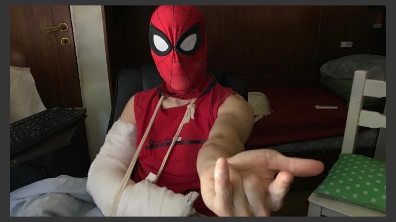 Ezequiel se cayó el 29 de noviembre y aún no se recuperó de sus lesiones.