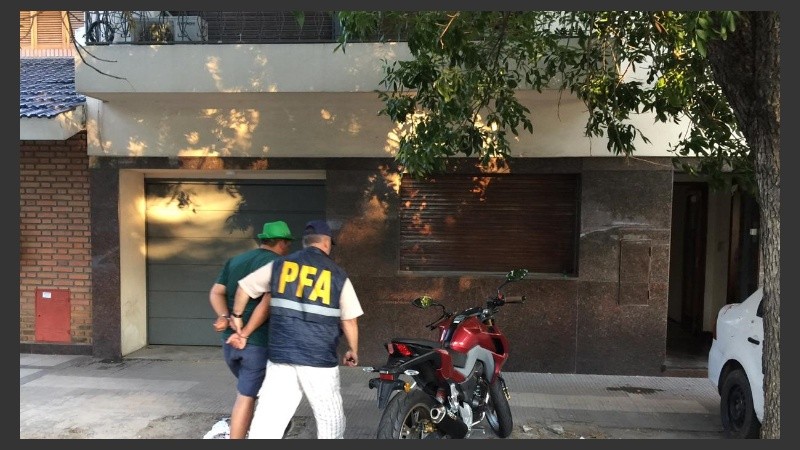 El vendedor de droga fue trasladado a la División Antidrogas de la PFA.