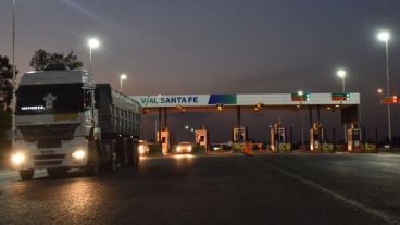 El peaje troncal de la autopista sube a 60 pesos.