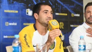 Fabián Rinaudo en la conferencia de prensa de presentación en Central.