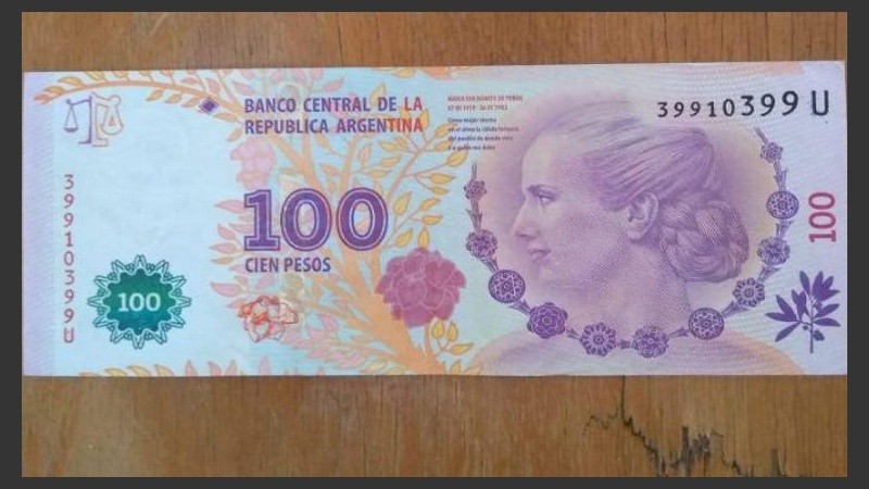 Un billete de Evita fue subastado y pagaron 2500 pesos por él. 