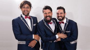 “Lo Lumvrise quisimos hacer un espectáculo con 53 artistas en escena, pero, el colectivo no llega desde Buenos Aires”.