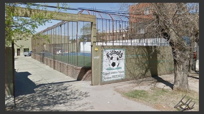 Los vecinos de Italia al 4300 temen por la salud de los chicos que concurren a las canchitas.