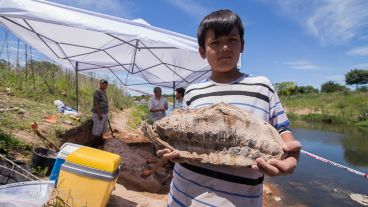 Los trabajos de excavación en Arroyo Seco. El hallazgo revolucionó a grandes y chicos en la región.