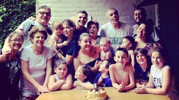 La foto de la reciente visita de Wanda y Mauro a la casa de su padre en Rosario.