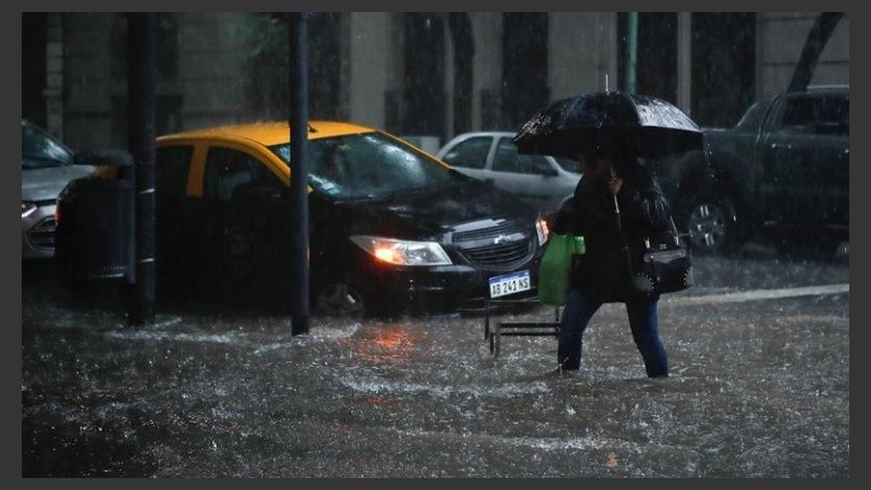 Domingo y lunes bajo agua en Rosario y la región.