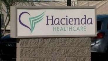 Tras el incidente, el hospital revisó el protocolo interno: el personal masculino tiene que estar acompañado por al menos una mujer.