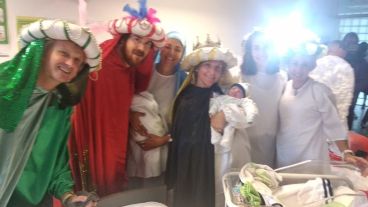 Los Reyes en la Maternidad Martin.