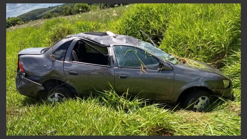 El coche debió ser remolcado en la ruta BR 190.