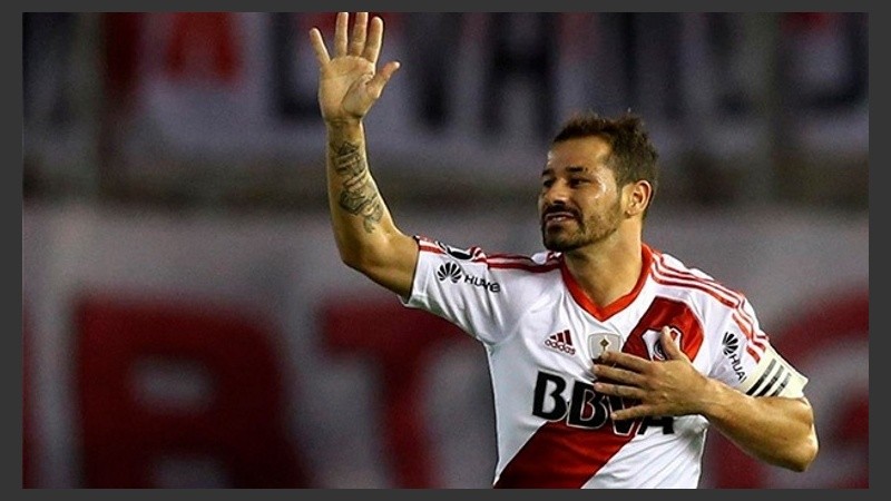 El delantero uruguayo se despidió de las canchas.