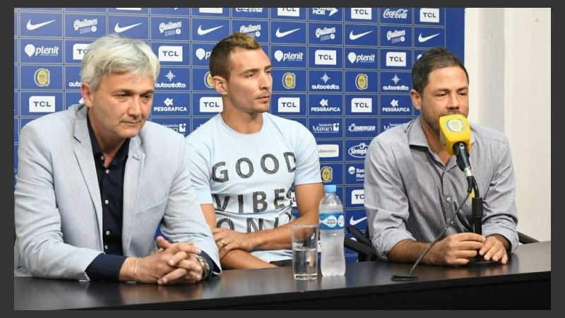 Ruben junto a Di Pollina y Carloni en la conferencia de prensa.