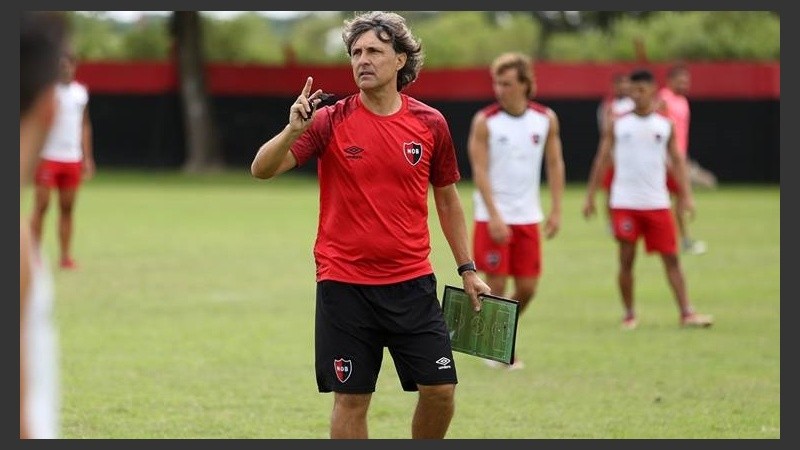 Bidoglio plantó la primera formación, sin Fertoli, Fontanini, Sills ni Leal.