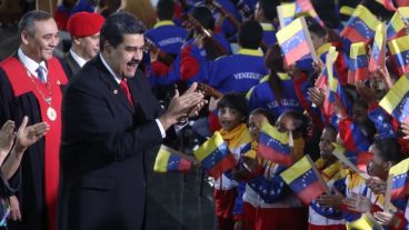 Maduro encabezó una ceremonia de pocos amigos.