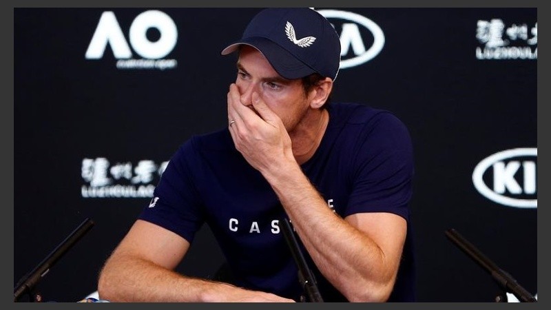Andy Murray, desconsolado por una decisión obligada.