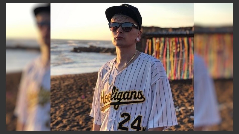 “Empecé rapeando en la plazas de Rosario, en el Monumento. La banco a ful