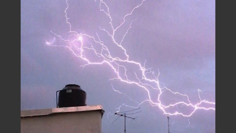 Impactante imagen de la tormenta de hoy.