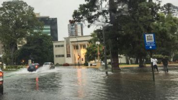 La zona del Parque Independencia se convirtió en un lago.