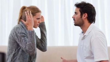 A las mujeres y chicos sí puede escucharlos.