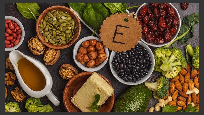 Además de una buena alimentación, hay que hacer ejercicio y respetar las horas de descanso.