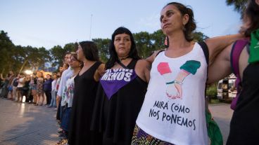 La movilización en la plaza San Martín de Rosario.