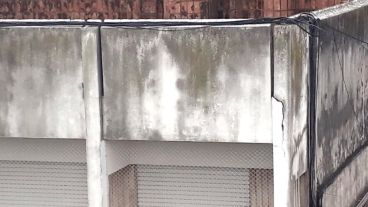 La zona quedó vallada hasta despejar el peligro.