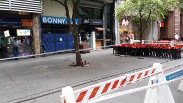 La zona quedó vallada hasta despejar el peligro.