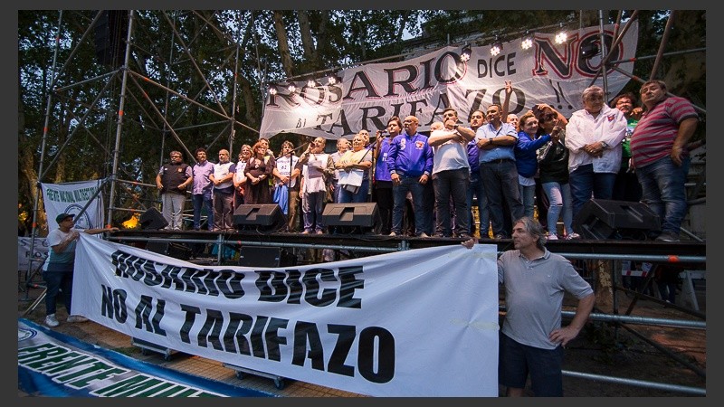 Se leyó un comunicado escrito por los gremios y las organizaciones.