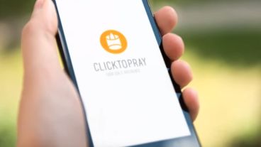 La app tiene tres secciones principales: "Reza con el Papa", "Reza cada día" y "Reza en red"..