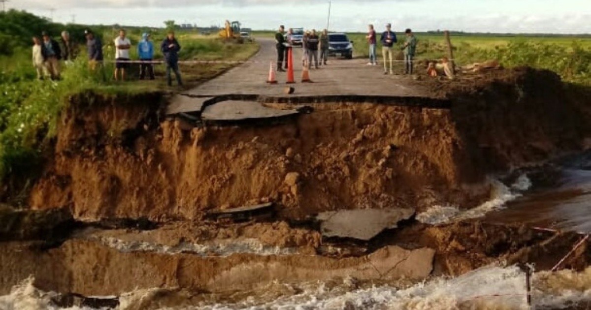 Suspenden puente bailey en ruta socavada tras ampliarse la brecha ...