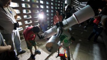 Hubo telescopios a disposición del público.