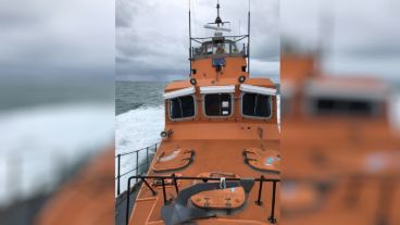 La embarcación de rescate Alderney mientras realizaba labores de búsqueda de la avioneta.