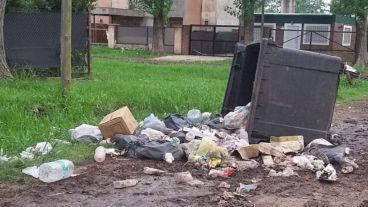 Vecinos de Roldán piden mejorar la higiene urbana.