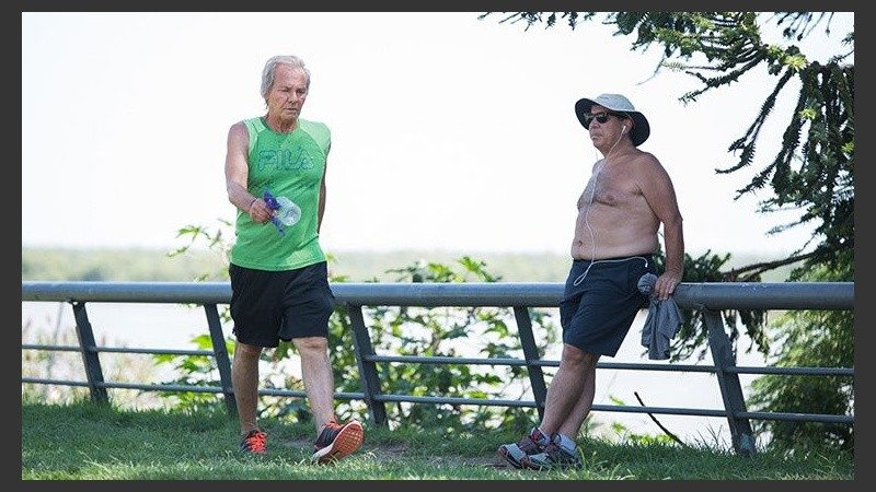 La tarde del martes se presentó muy sofocante en Rosario.