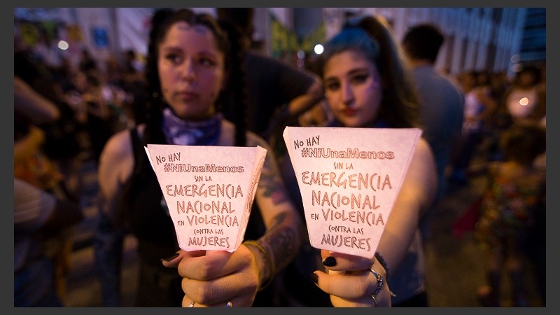 En la ronda de antorchas se pidió el fin de la violencia machista.