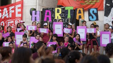 "Hartas", uno de los carteles de la manifestación.
