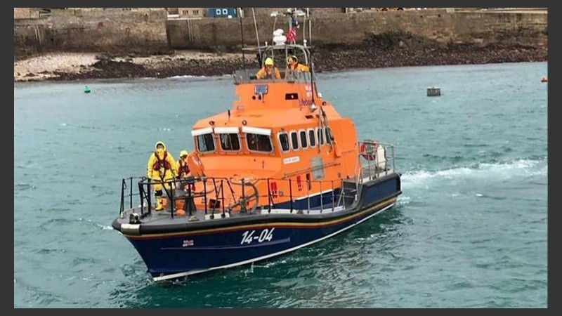 Emiliano Sala y su piloto podrían estar a la deriva en el Canal de la Mancha. 