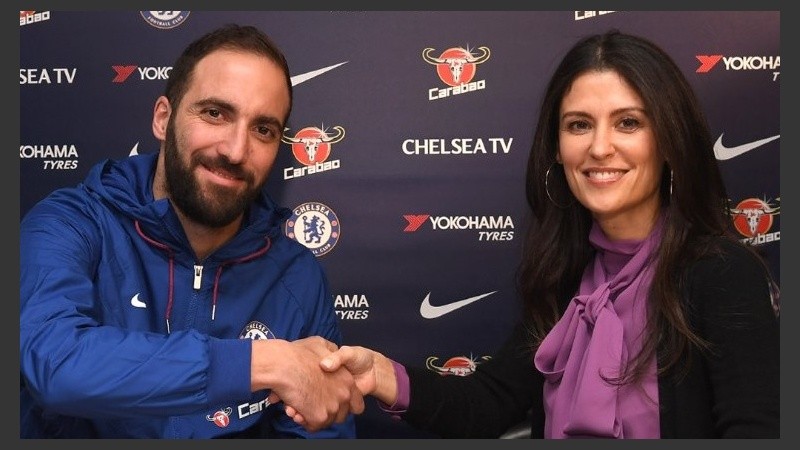 Higuaín ya firmó en Londres.