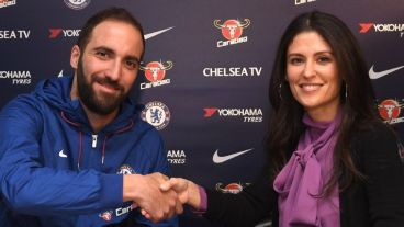 Higuaín ya firmó en Londres.