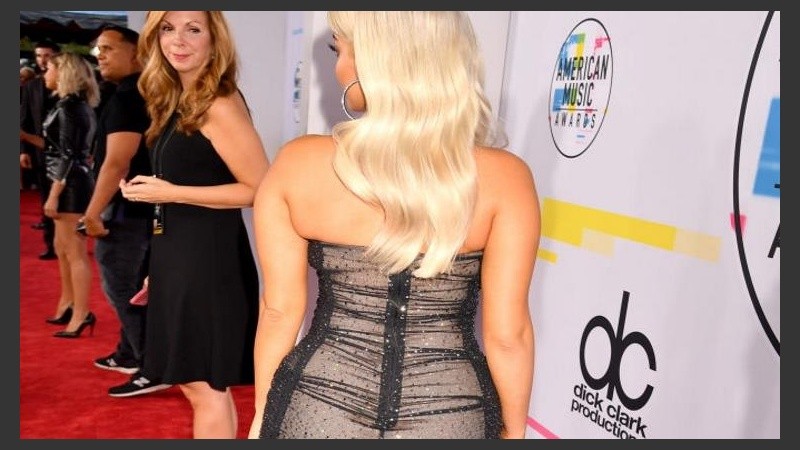 Bebe Rexha en los American Music Awards en 2017, Los Ángeles, California.
