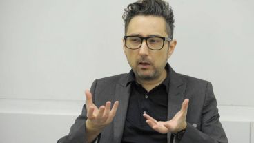 Pron tiene 43 años. A los 25 se fue a estudiar a Alemania y hace 10 que vive en España.