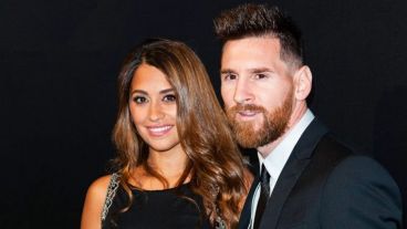 Antonela y Messi se mostraron conmovidos por la desaparición de Sala.