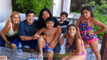 Diego en familia, con Verónica Ojeda y Dieguito Fernando.
