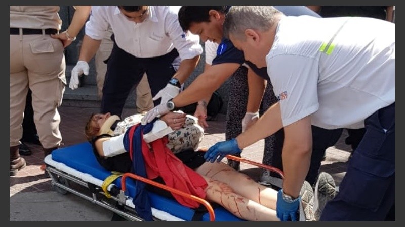 La ciclista fue atendida por los médicos del Sies.